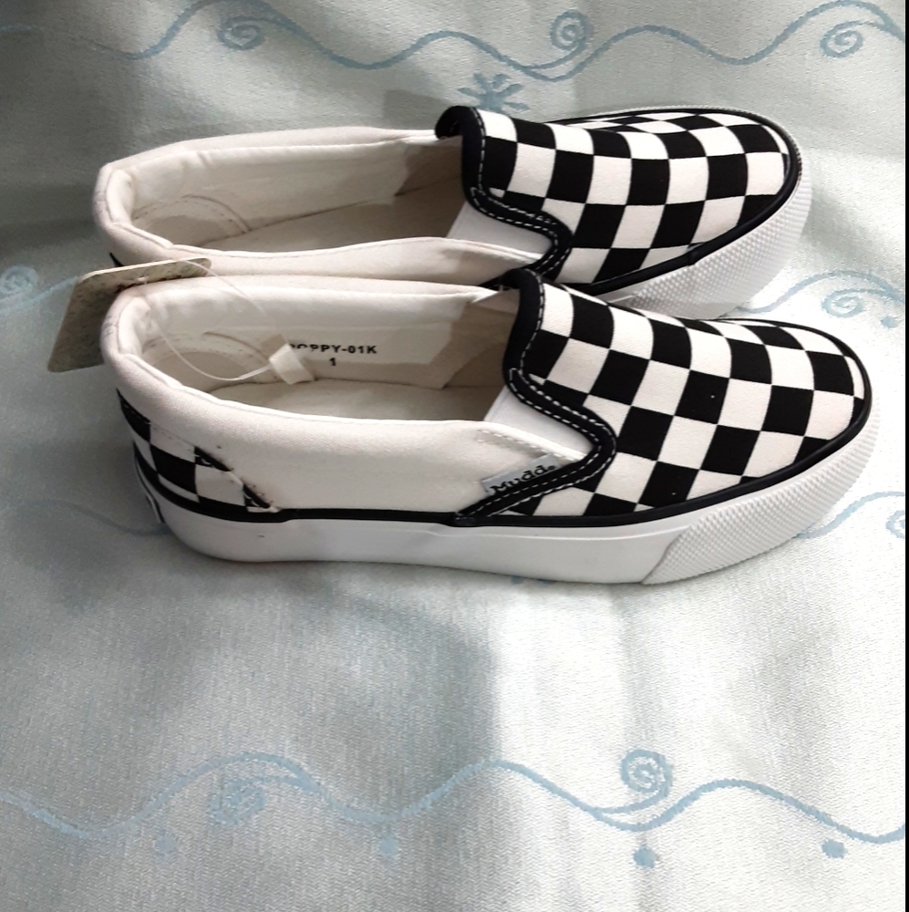 Mudd slip on shoes for kid